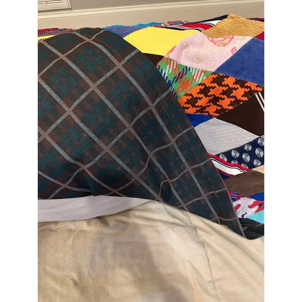 Vintage Handmade Blanket approx 4'x5' diamond pattern
